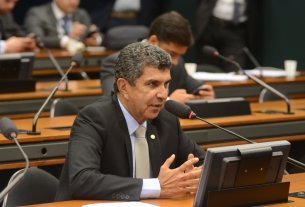 Vidigal questiona Luciano Coutinho sobre empréstimos feitos pelo BNDES