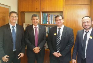 Sérgio Vidigal recebe visita de diretores do Ifes em Brasília