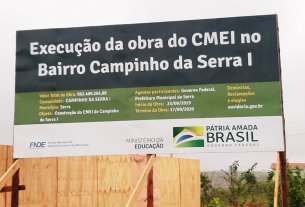 Vidigal comemora início das obras de creche no bairro Campinho da Serra I, na Serra