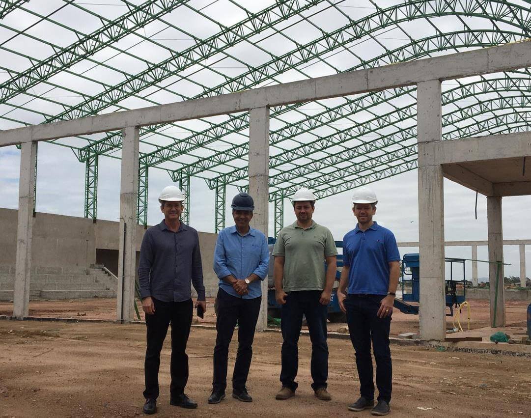 Sérgio Vidigal visita obras do ginásio poliesportivo do Ifes da Serra