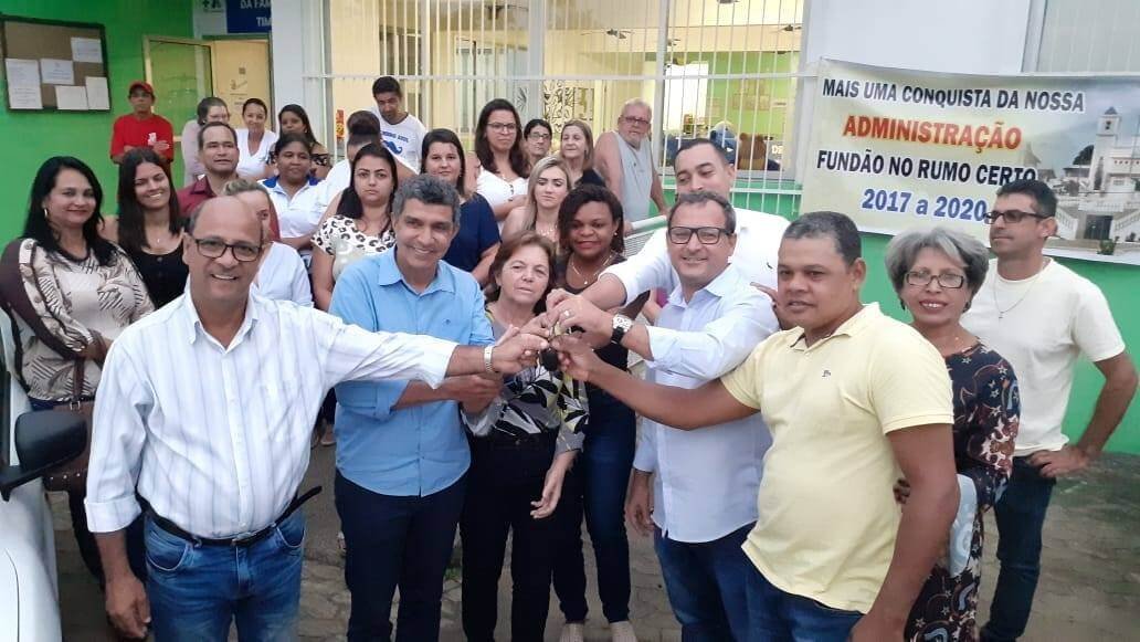 Vidigal entrega equipamentos para a saúde em Fundão