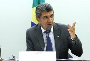 Sérgio Vidigal comemora entrega de viaduto em Viana