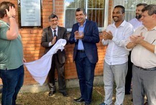 Com a presença de Vidigal, Ufes inaugura duas usinas solares fotovoltaicas