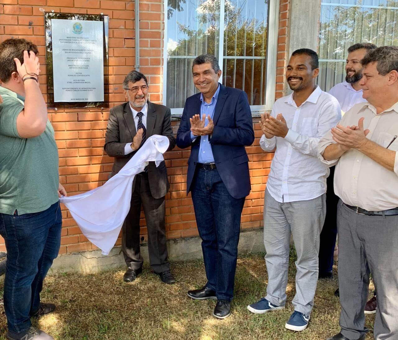 Com a presença de Vidigal, Ufes inaugura duas usinas solares fotovoltaicas